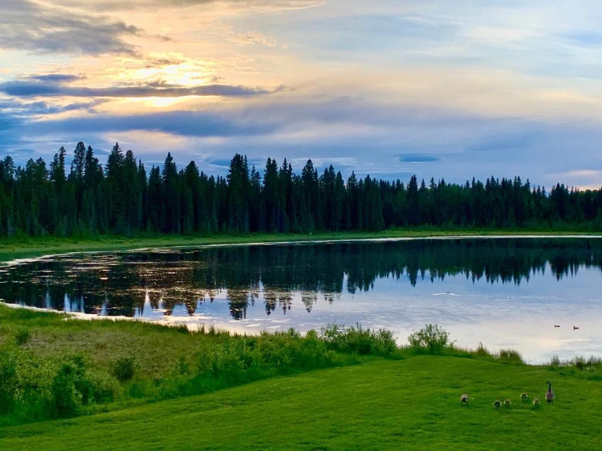 Schott'S Lake Conference & Resort Sundre Zewnętrze zdjęcie