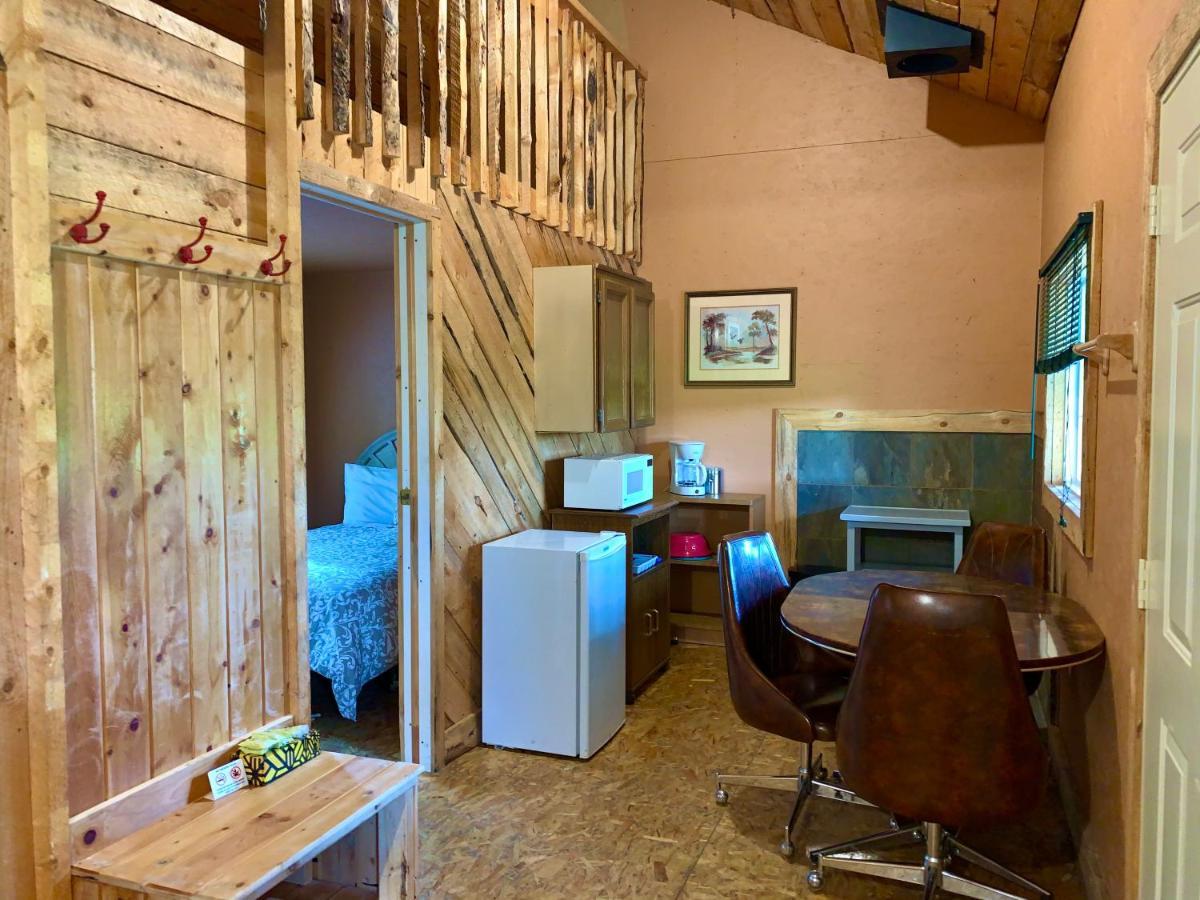 Schott'S Lake Conference & Resort Sundre Zewnętrze zdjęcie